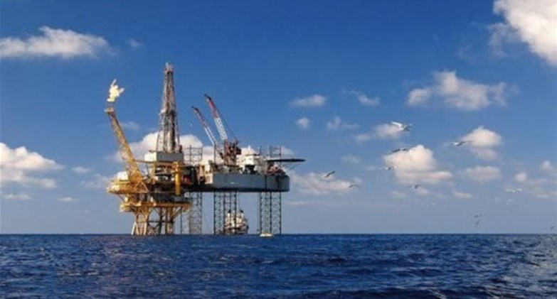 وزير البترول يتعاقد مع 4 شركات للبحث عن الغاز والزيت بشرق بورسعيد     