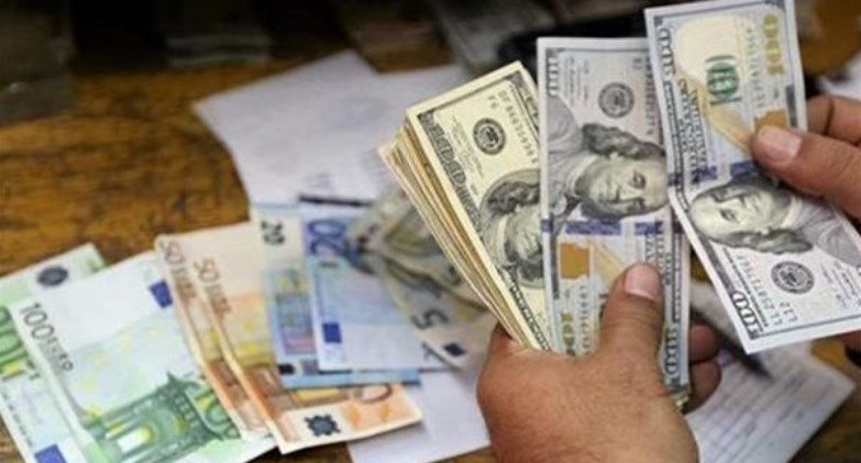ضبط قضايا إتجار بالنقد الأجنبي