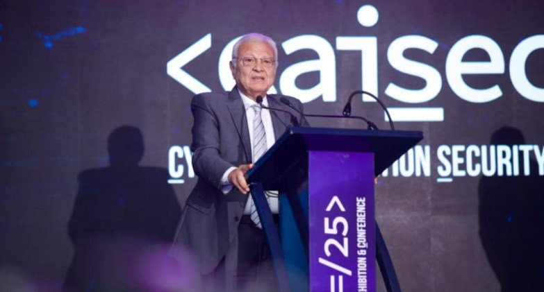 المهندس عاطف حلمي وزير الاتصالات وتكنولوجيا المعلومات المصري الأسبق