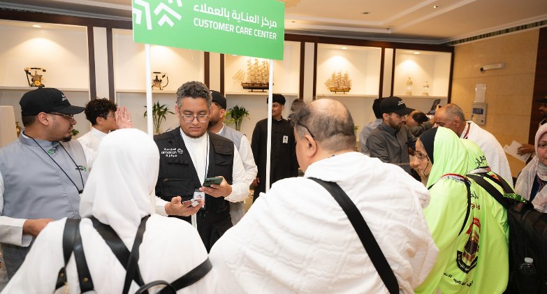 وزيرة التضامن تتابع عمليات تفويج حجاج الجمعيات الأهلية للأراضي المقدسة