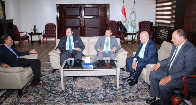 علاء فاروق يلتقي رئيسي جهاز حماية المنافسة واتحاد الدواجن 