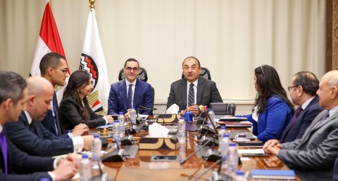 وزيرا قطاع الأعمال والاستثمار يبحثان الترويج للفرص بالغزل والنسيج