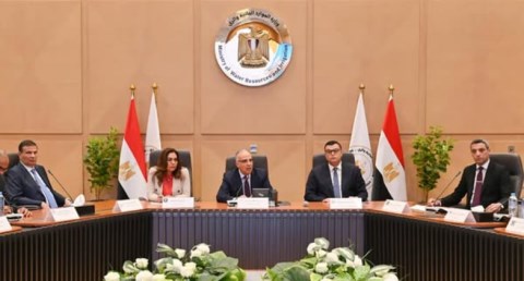  اجتماع موسع بمقر وزارة الموارد المائية والري