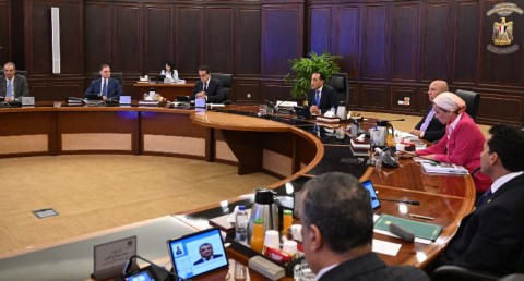 رئيس الوزراء: استئناف ضخ الغاز لعدد من المصانع .. الجمعة المقبل     