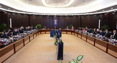 مجلس الوزراء يوافق على قرار ترقية العاملين بالجهاز الإداري للدولة    