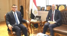 وزير الإسكان والمرافق والمجتمعات العمرانية