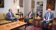 وزير الخارجية والهجرة يستقبل المرشح المصري لمنصب مدير عام اليونسكو