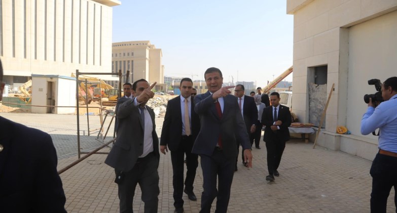 وزيرا الزراعة والتضامن يتفقدان مقر البنك الزراعي بالعاصمة الإدارية