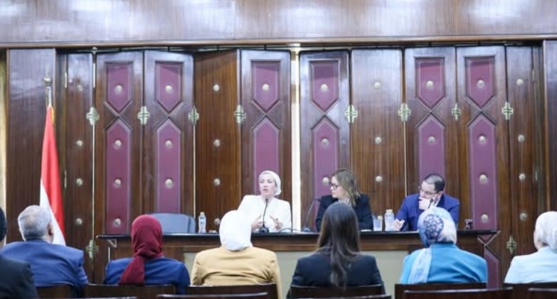 أعضاء لجنة الطاقة والبيئة بمجلس النواب