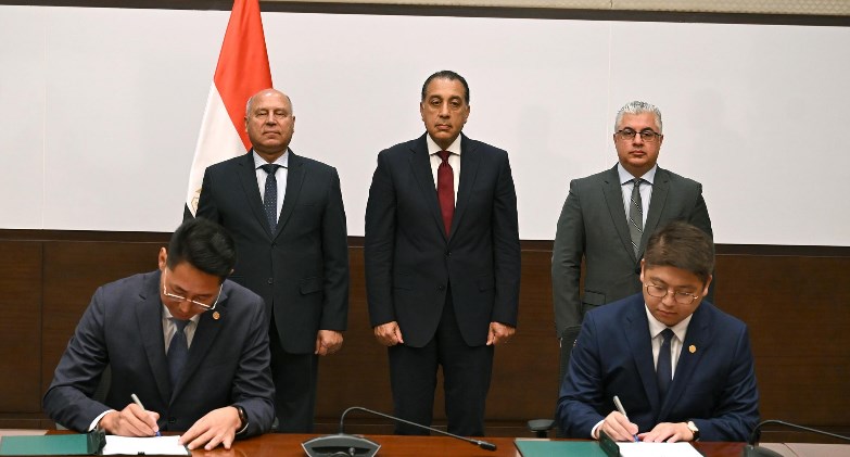 مجمع صناعي لمستلزمات الطاقة الشمسية بالسخنة بـ200 مليون دولار     