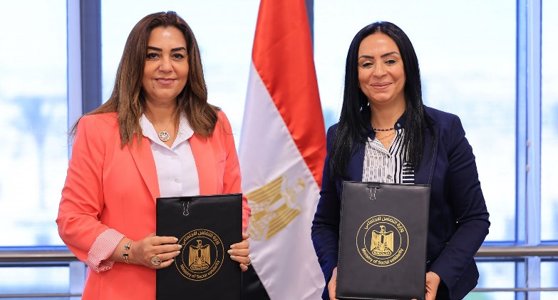 وزيرتا التضامن والتنمية المحلية توقعان بروتوكول بشأن مشروع أيادي مصر