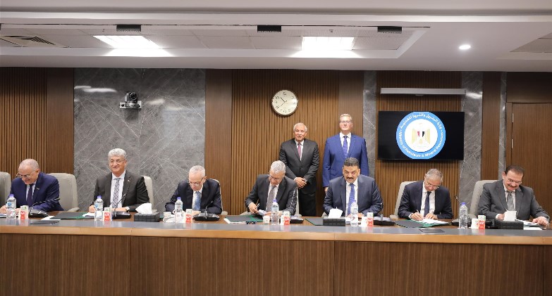 توقيع عقود مجمع انتاج حامض الفسفوريك بالوادى الجديد بـ 658 مليون دولار