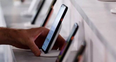 محمد الحداد: 15% زيادة في أسعار الهواتف الذكية.. والركود يضرب السوق 