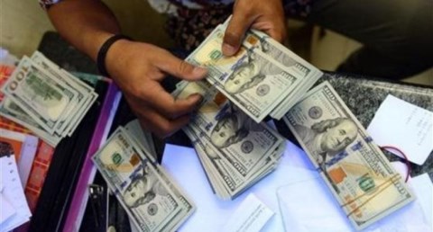 ضبط قضايا إتجار بالنقد الأجنبي 