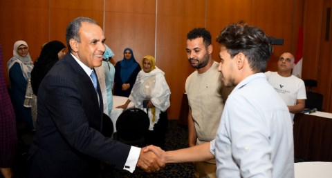وزير الخارجية والهجرة يلتقي بالجالية المصرية في مالي