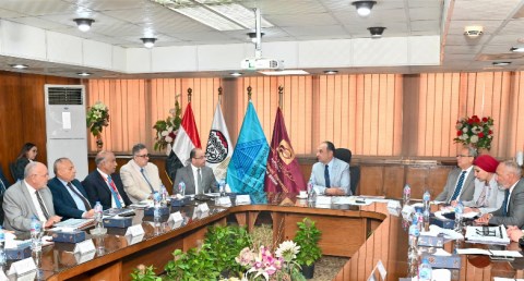 وزير قطاع الأعمال يوجه بتعظيم الاستفادة من الأصول العقارية وتعزيز الشراكات     