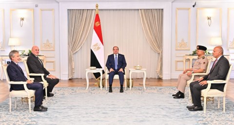 الرئيس السيسي ووزير الدفاع الإيطالي يناقشان مستجدات الأزمات بالشرق الأوسط