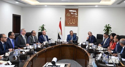 رئيس الوزراء يستعرض الفرص الاستثمارية الجاري التفاوض بشأنها مع دول الخليج     