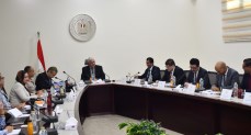 عاشور يؤكد.. تحويل مخرجات البحث العلمي لخدمة الاقتصاد الوطني