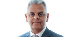  علاء الزهيري رئيس اتحاد شركات التأمين المصرية