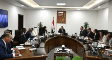رئيس الوزراء يجتمع مع رئيس المؤسسة الدولية الإسلامية لتمويل التجارة