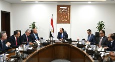 رئيس الوزراء يتابع الإجراءات التنفيذية لتوطين صناعة السيارات الكهربائية