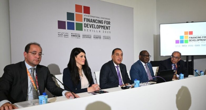 الحكومة تسعى للحفاظ على المسار التنازلي لنسبة الدين من الناتج المحلي