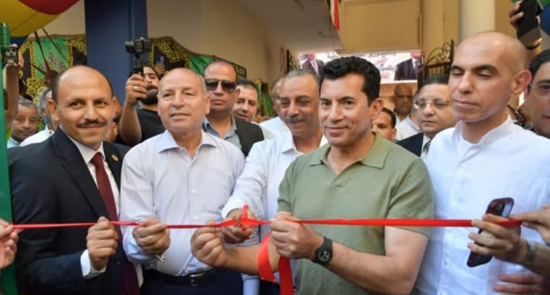 الملعب الخماسي المطور بمركز شباب شبرا 