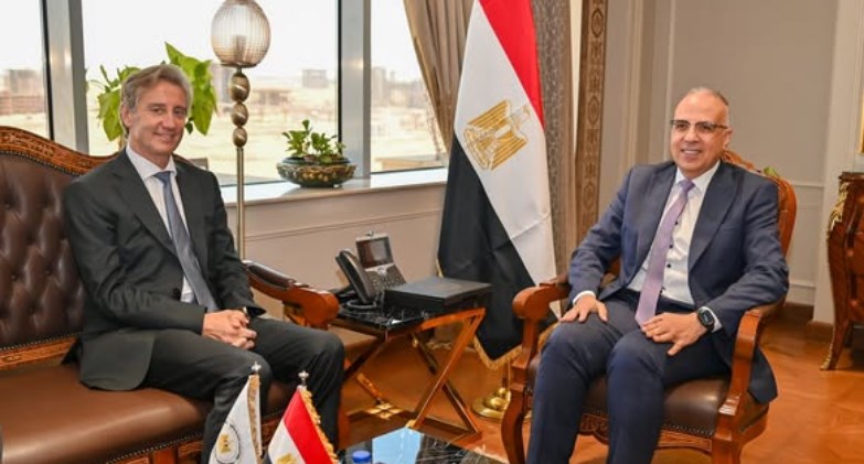 وزير الموارد المائية والرى