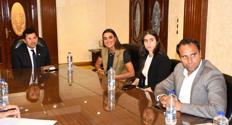  وزير الرياضة يلتقي رئيس اتحاد الاسكواش وأعضاء اللجنة الفنية 