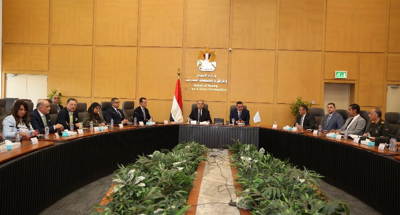 وزيرا قطاع الأعمال والإسكان يبحثان مستجدات موقف المشروعات المشتركة