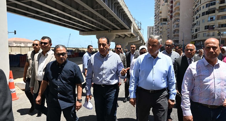 رئيس الوزراء يتفقد أعمال تطوير محور محمد نجيب وتوسعة كورنيش الإسكندرية
