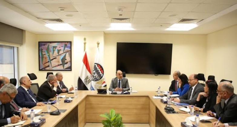 وزير قطاع الأعمال العام