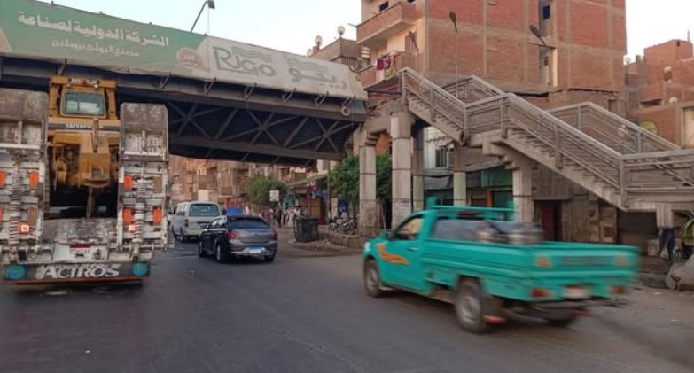  انهيار لأحد كباري المشاه بطريق بنها القاهرة الزراعي
