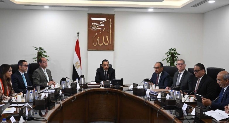 رئيس الوزراء يُتابع موقف تنفيذ برنامج الطروحات الحكومية