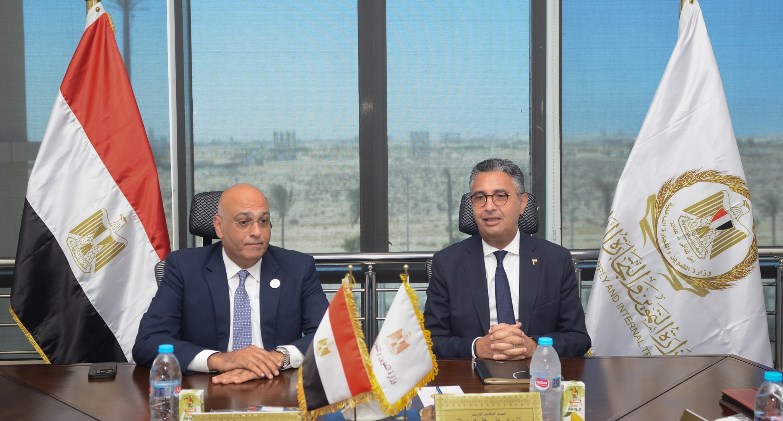 وزير التموين والتجارة الداخلية يبحث مع رئيس جهاز تنمية المشروعات مجالات التعاون لتطوير منافذ تجارة التجزئة التابعة للوزارة