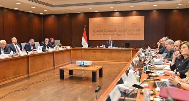 وزير السياحة والآثار