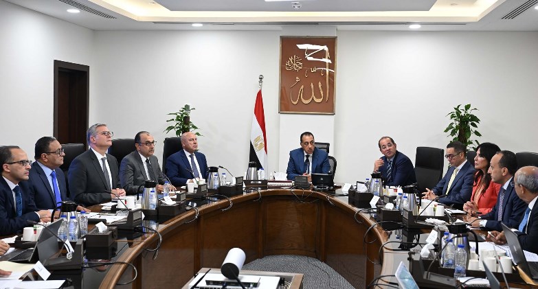رئيس الوزراء يستعرض الفرص الاستثمارية الجاري التفاوض بشأنها مع دول الخليج     
