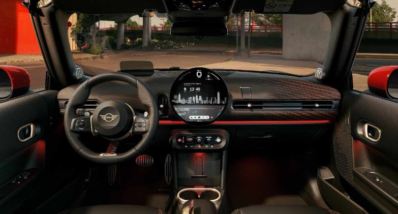 MINI تُطلق الطراز الجديد كليًّا Cooper Convertible في السوق المصرية
