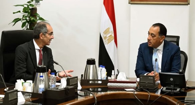 رئيس الوزراء يلتقى وزير الاتصالات 