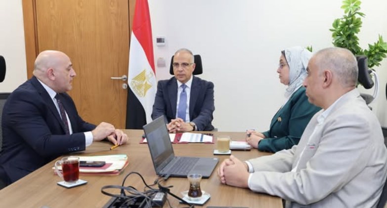 وزير الموارد المائية والرى