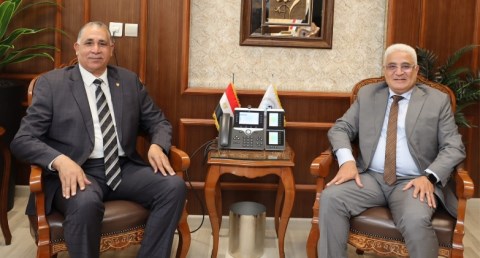 اللواء جمال عوض يلتقي نقيب المحامين لبحث التعاون بالتأمينات الاجتماعية