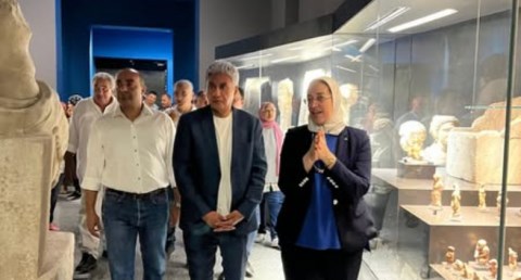  وزير السياحة والآثار يتفقد المتحف اليوناني الروماني وقلعة قايتباي