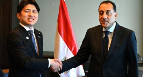  رئيس الوزراء يلتقى وزير الأراضي والبنية التحتية والسياحة والنقل الياباني