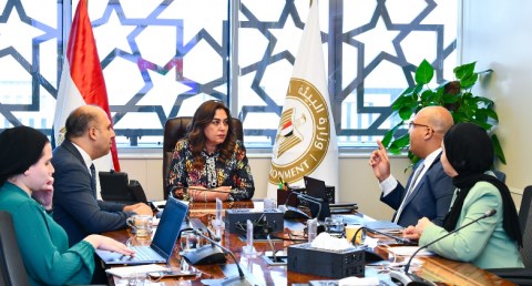  وزيرة البيئة تستعرض جهود البرنامج الوطني لإدارة المخلفات الصلبة
