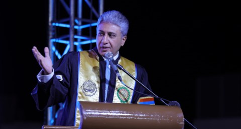  وزير السياحة يشارك في حفل تخرج دفعة من الأكاديمية العربية للعلوم 