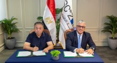 باستثمارات 22,6 مليون دولار.. رئيس اقتصادية قناة السويس يوقع عقد إنشاء مصنع "تشانجتشو رامادا- Changzhou RAMADA" لصناعة المنسوجات بالقنطرة غرب