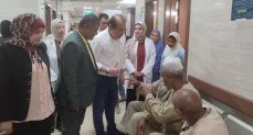  عمرو قنديل يتفقد المنشآت الطبية بمحافظة المنيا
