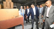 وزير الإسكان يتفقد محطة الصرف الصحي