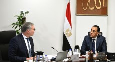 رئيس الوزراء يُتابع مع وزير البترول والثروة المعدنية ملفات العمل